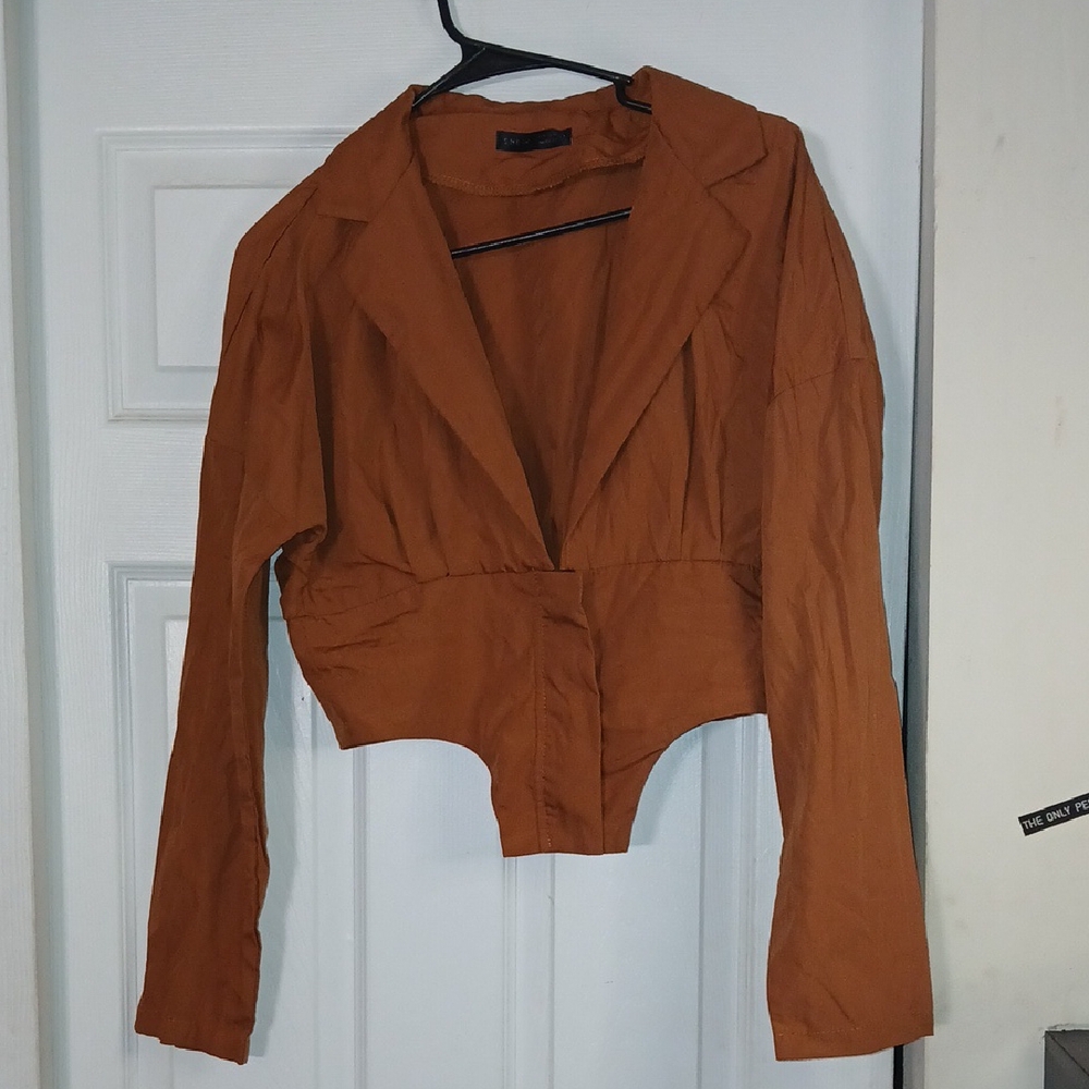 SHEIN Brown Cropped Blazer with Tailored Silhouette
